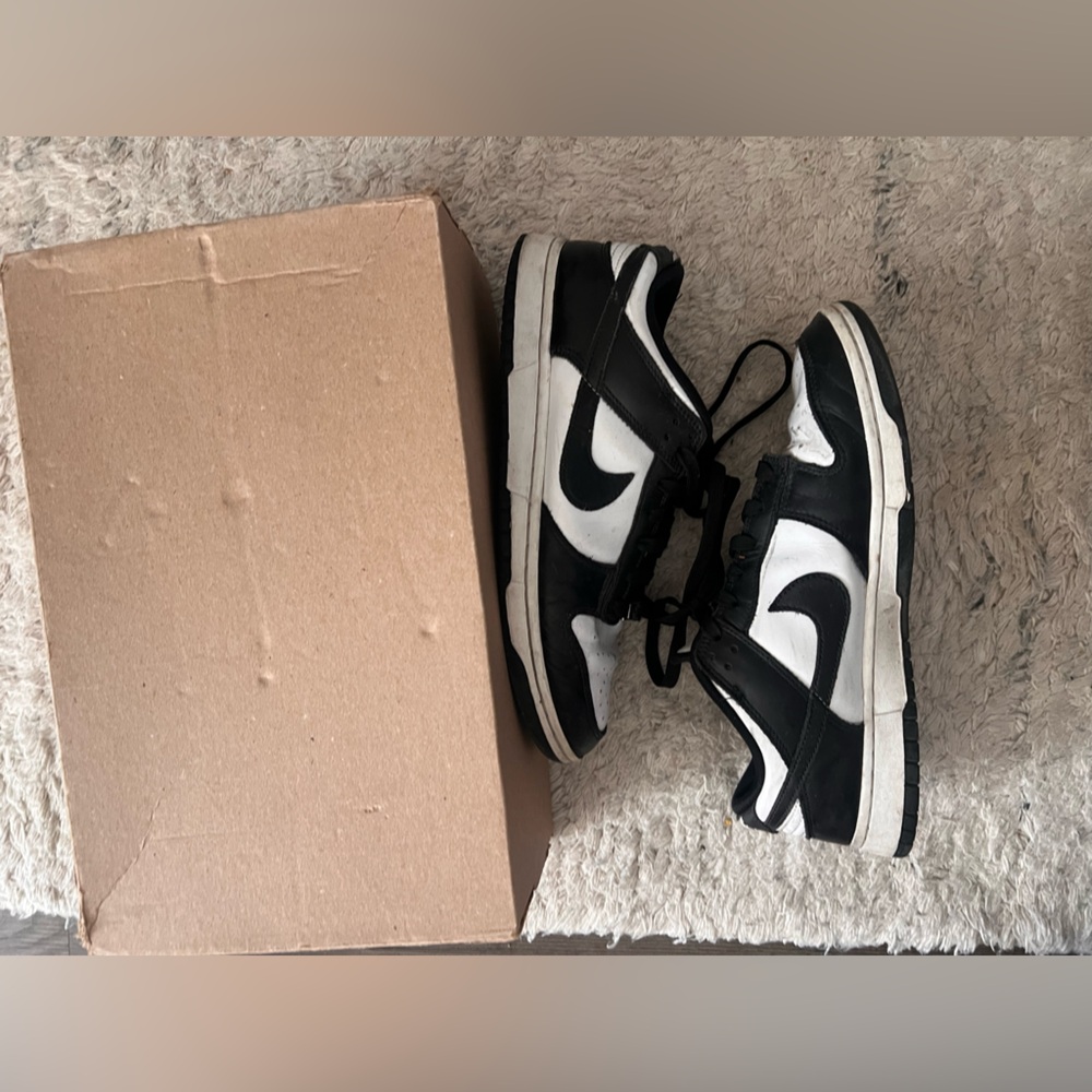 Nike panda Black and White dunks